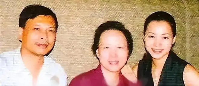 董卿父亲发文悼念亡妻,句句不提女婿,句句都是对密春雷的寒心