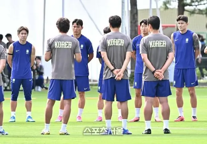 韩国队官员:球队在晚餐时观看乌兹比赛,出局后他们很沮丧