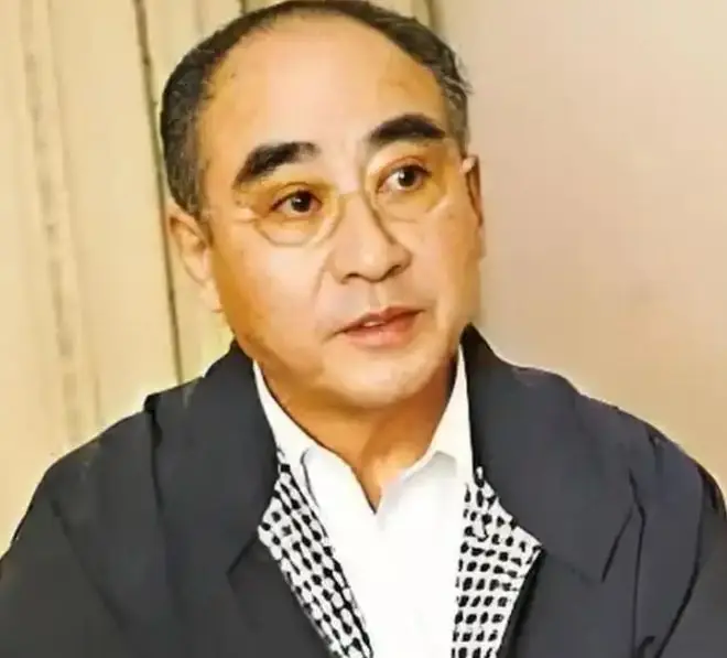 1990年,庄则栋带岳母登天安门时,向工作人员提出:我有一个请求