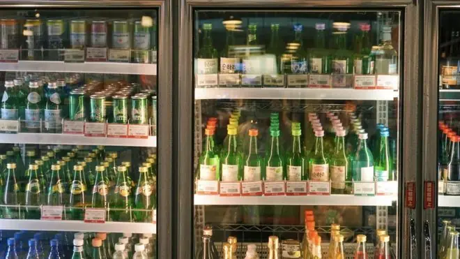 烧光4个亿，外企围剿，渠道失势，风靡全国的“饮料大王”仅五年倒闭了？