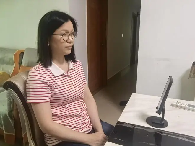 女儿女婿相继自杀后,妈妈选择直面悲剧:投身防性侵宣传,希望其他孩子别走女儿的路
