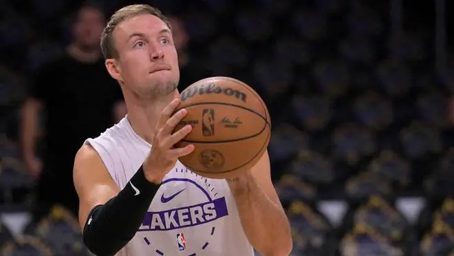 NBA 传闻:湖人签下卢克·肯纳德面临竞争威胁