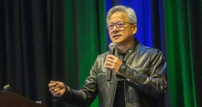 英伟达CEO黄仁勋:相比写代码,我的软件工程师们更喜欢搭智能体