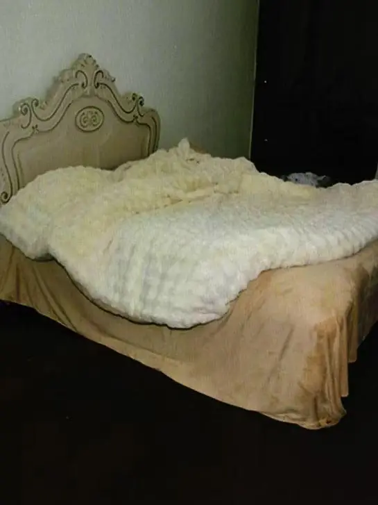 男子被控强奸相亲对象一审获刑四年,辩称对方自愿,女方称怕他失控而顺从,二审将开庭