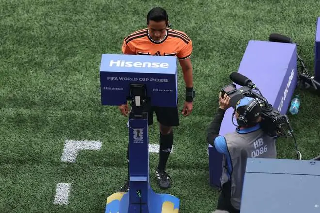 FIFA紧急改VAR规则，后续世界杯比赛裁判进驻球场
