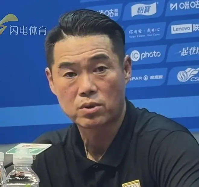 宿茂臻:夏窗有些球员面临离开;未来需要引进有实力的中生代