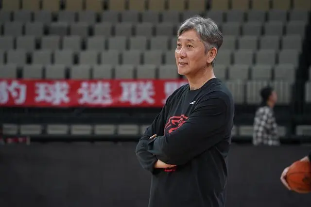 郑永刚离深赴粤?广东换帅悬念引爆CBA争冠格局