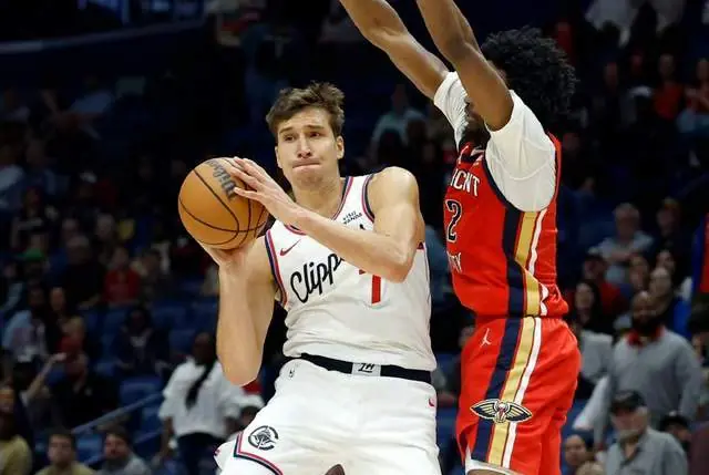 2年合同,火箭与斯马特更让一步 为续约伊森留空间 只差送3+2锋线