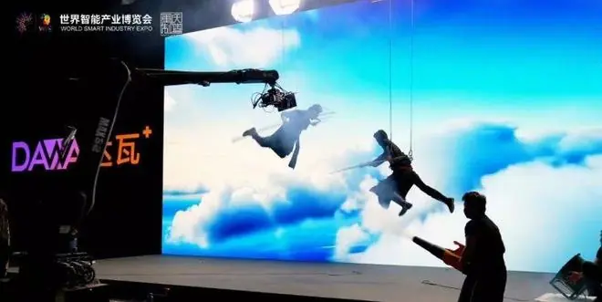 智造进行时|秒切沙漠与太空:AI如何重塑影视创作?