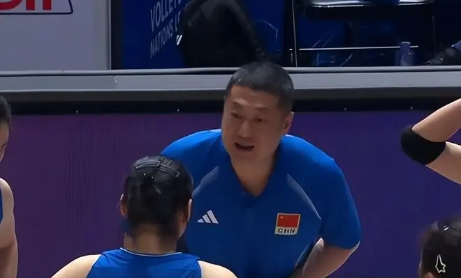 瞎指挥!得6分失6分+连续3场0效率 球迷怒问赵勇:为何不轮休她?