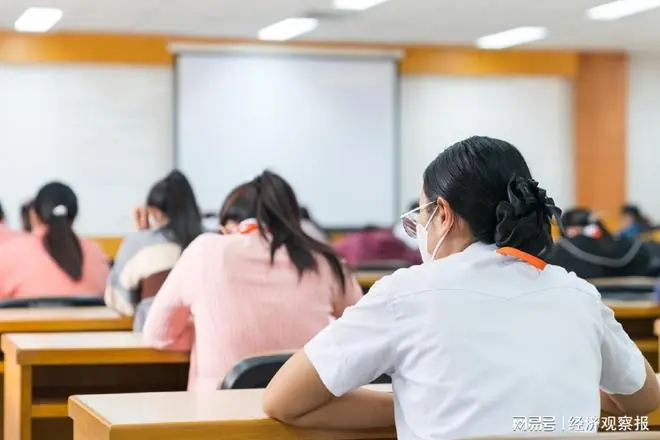 粉笔宣布董事长及CEO调整,张小龙辞任