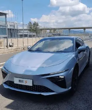 哪吒汽车倒闭,车主买车3年未拿到合同,车出故障无处修……