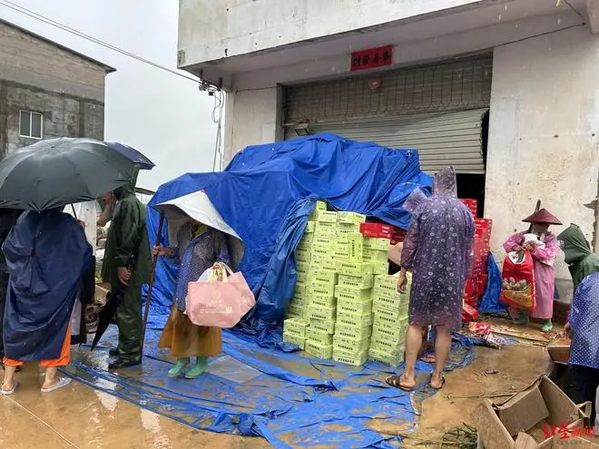 广西六蓝水库人员回忆决堤时刻:远超设计水位 全员待命提前开闸泄洪,“每分钟都在涨”