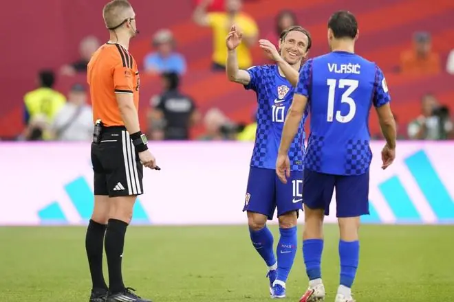 队报:克罗地亚足协致信FIFA,要求就葡萄牙的几次判罚作解释