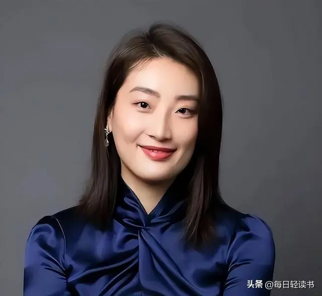 自食恶果!一心想要“毁了”宗馥莉,最后自己反而被扒得底裤朝天