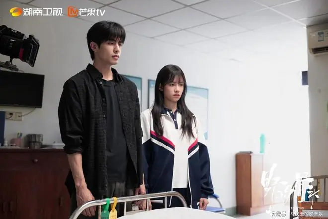 《野狗骨头》定档湖南卫视,宋威龙张婧仪主演,青春疼痛式偶像剧