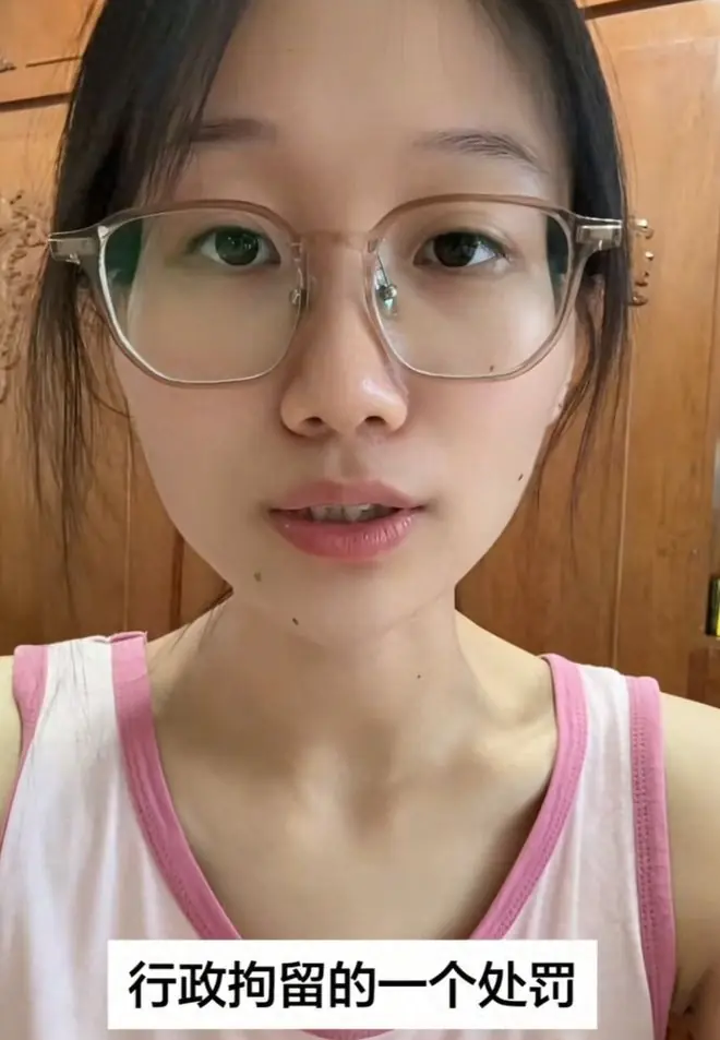 外宾面前赔笑,同胞面前狂骂!北京导游插队事件惹众怒